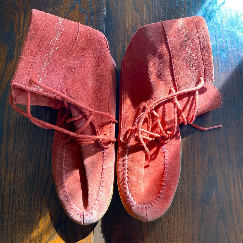 Women’s Vans moccasin-style boot